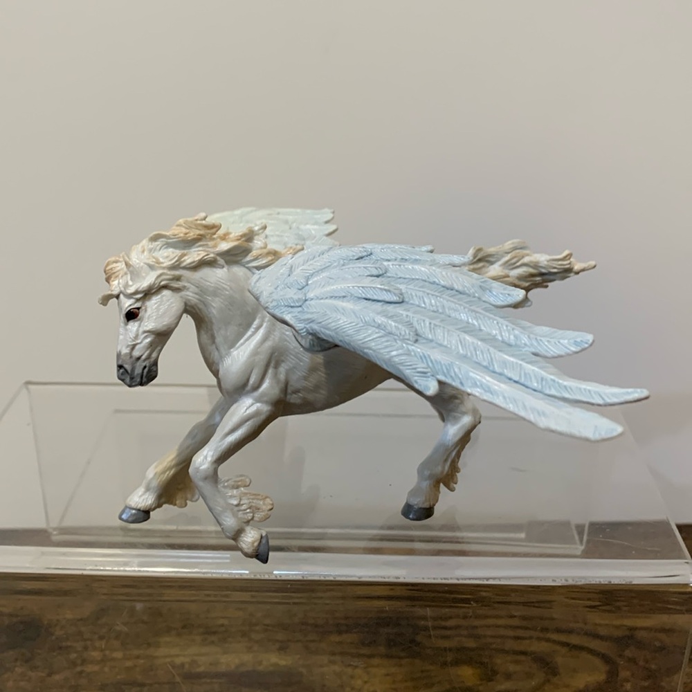 Flying horse Pegasus figurine